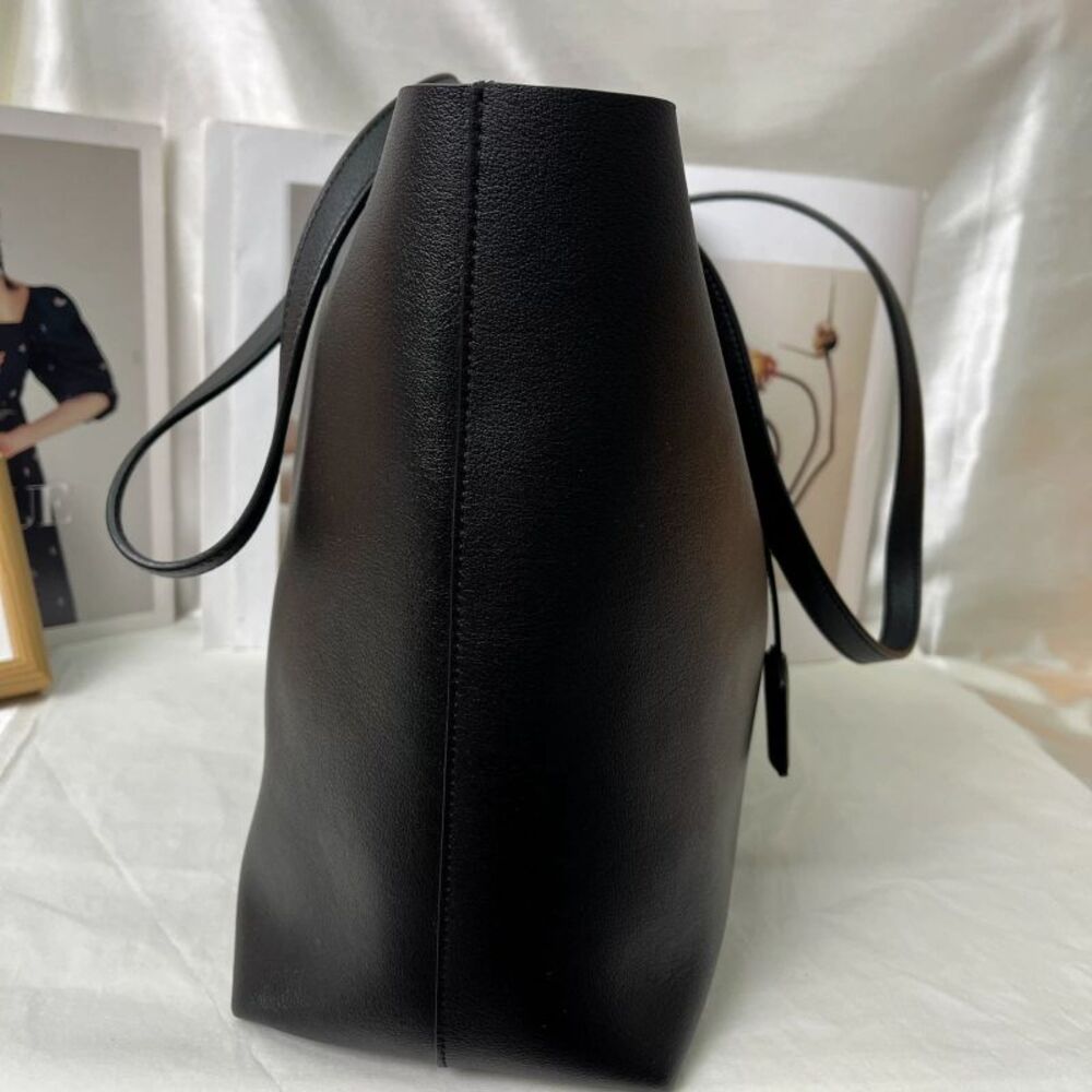 Saint Laurent Women Pre-Loved Bag Very Good Condition - Picture 4 of 9